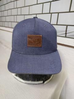 (Category: ) located in . Submitted by ek_thriftstore90 (Listing ID 1459131844, Image 1). Description: .