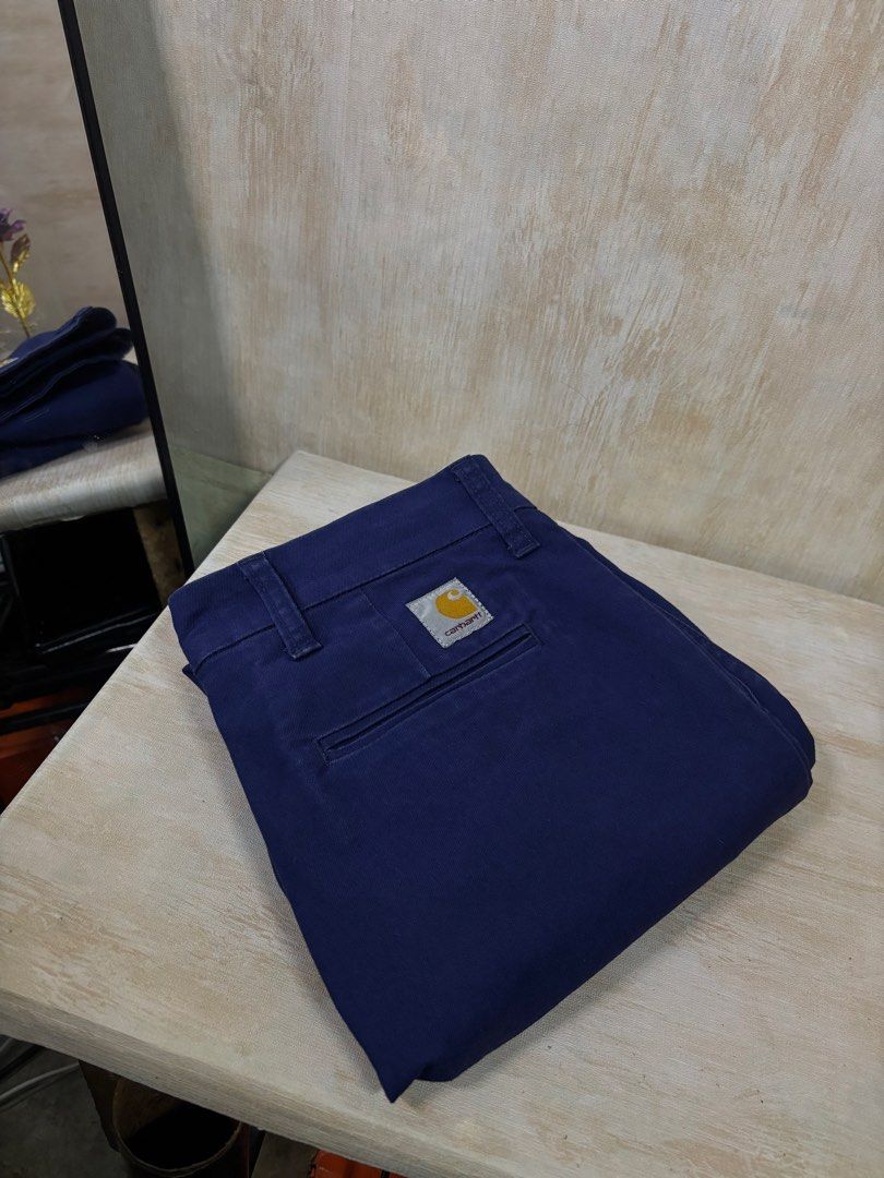 CARHART SID PANTS (Category: Chinos) located in Cabuyao City. Submitted by pormanation-thrift-store (Listing ID 1459115564, Image 2). Description: CARHART SID PANTS Condition: VERY GOOD Color rate: 9/10 Size: 30 Dimes: 32”Wx40.5”L Issue: NONE❌ Price: 1500.