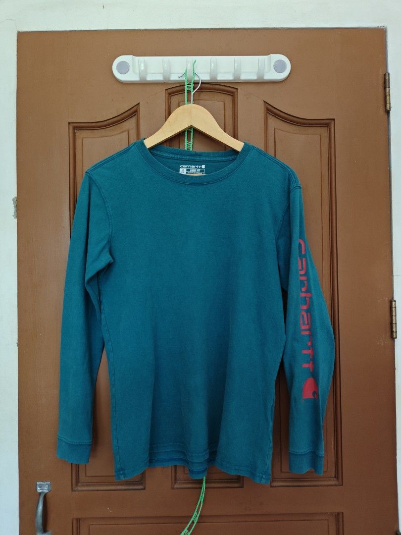 Carhartt Long sleeve Script (Category: Longsleeves) located in Batan. Submitted by weyahsthrift. (Listing ID 1459130735, Image 1). Description: .