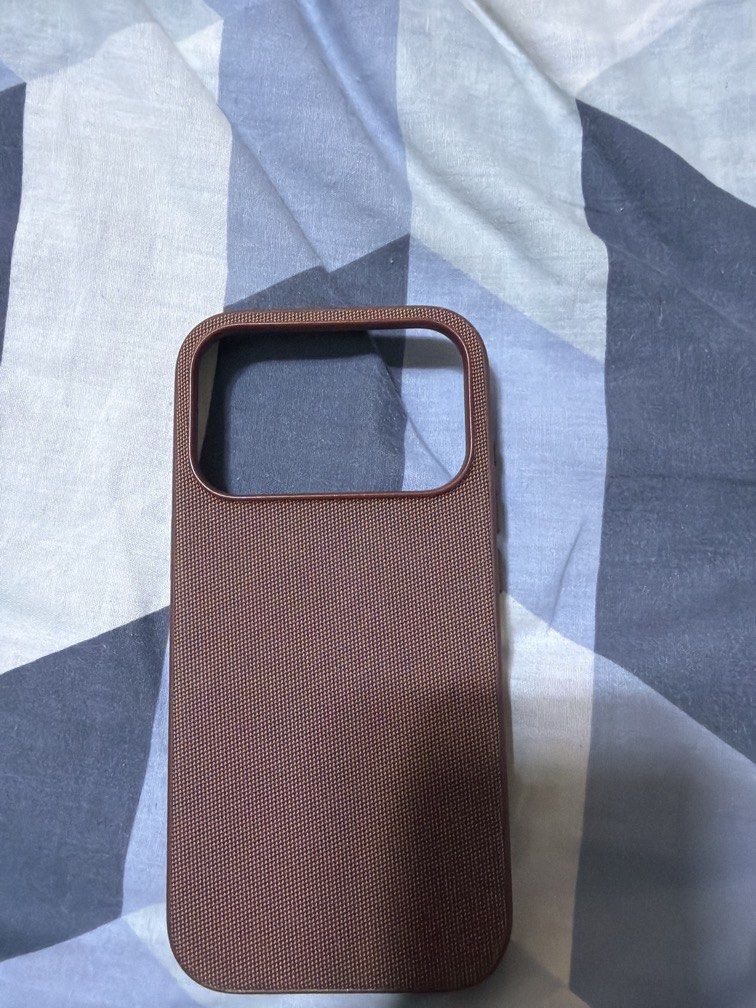 Case for 17Pro (Category: Cases & Sleeves) located in Manila. Submitted by abbyshopaholicx (Listing ID 1459261662, Image 1). Description: Case for 17pro almost new .