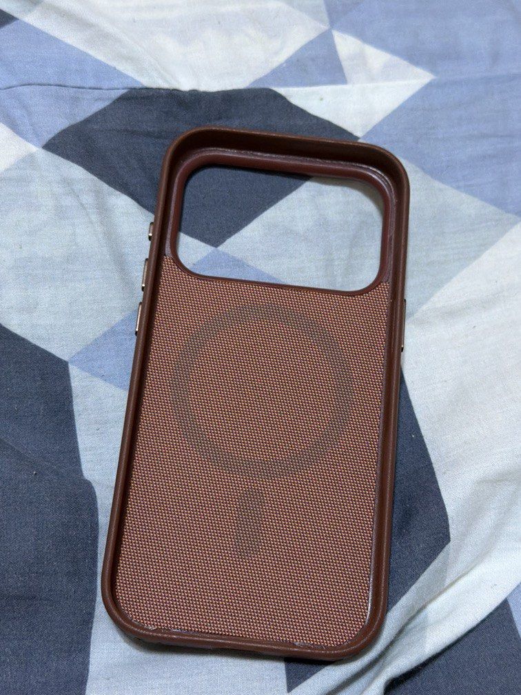 Case for 17Pro (Category: Cases & Sleeves) located in Manila. Submitted by abbyshopaholicx (Listing ID 1459261662, Image 2). Description: Case for 17pro almost new .