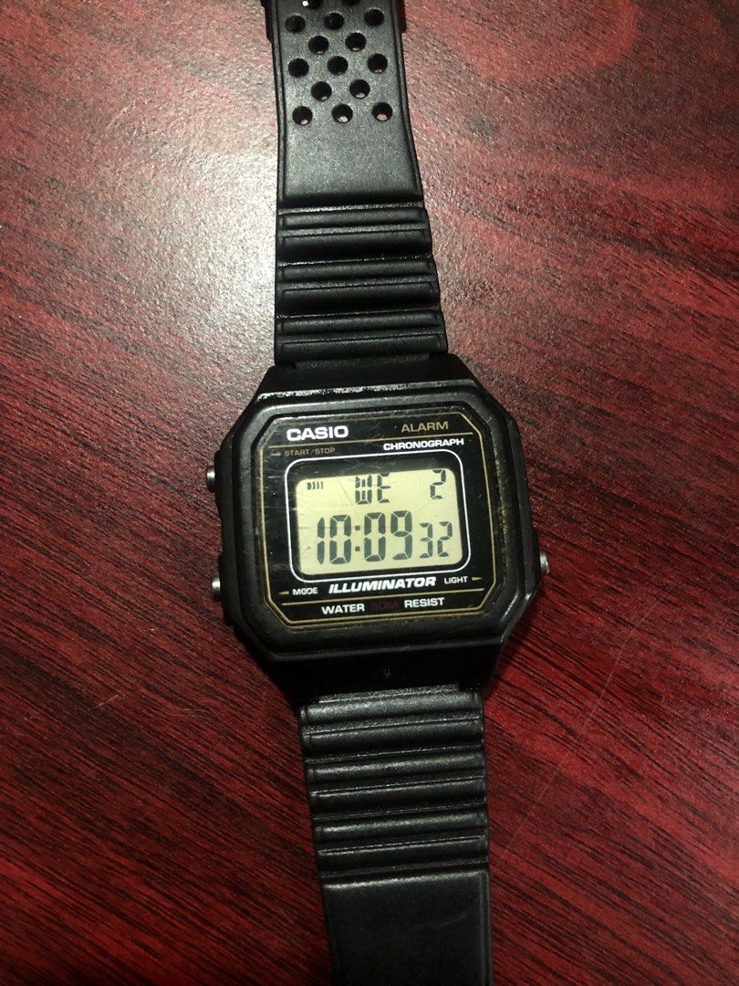 Casio W17H Illuminator (Category: Men's Watches) located in Imus. Submitted by verjel-31076 (Listing ID 1459226136, Image 1). Description: working with battery indicator upper left .