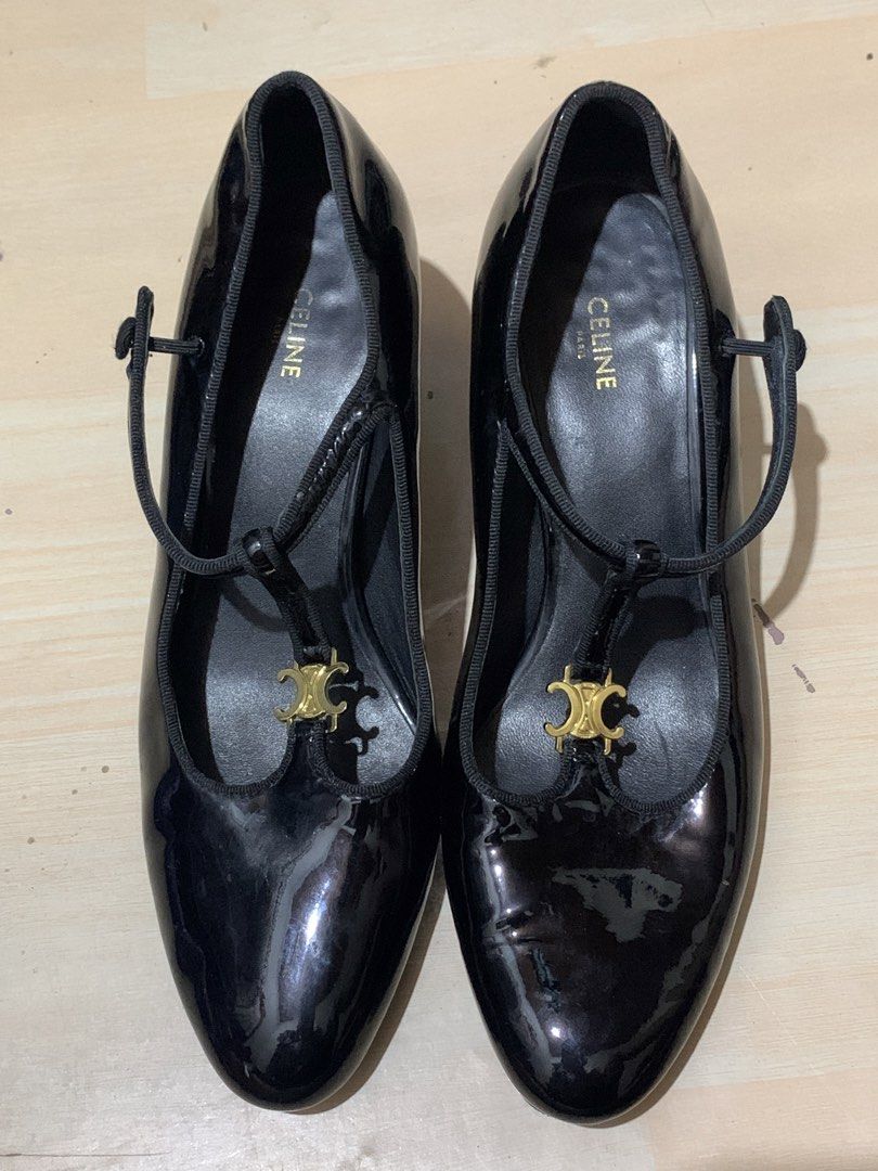 Celine sandal size 37 (Category: Sneakers & Footwear) located in Zamboanga. Submitted by totsthrifted (Listing ID 1459242388, Image 1). Description: Excellent condition Issue minimal only see the last pic Like new Size 37 9.8/10 Pm📩.