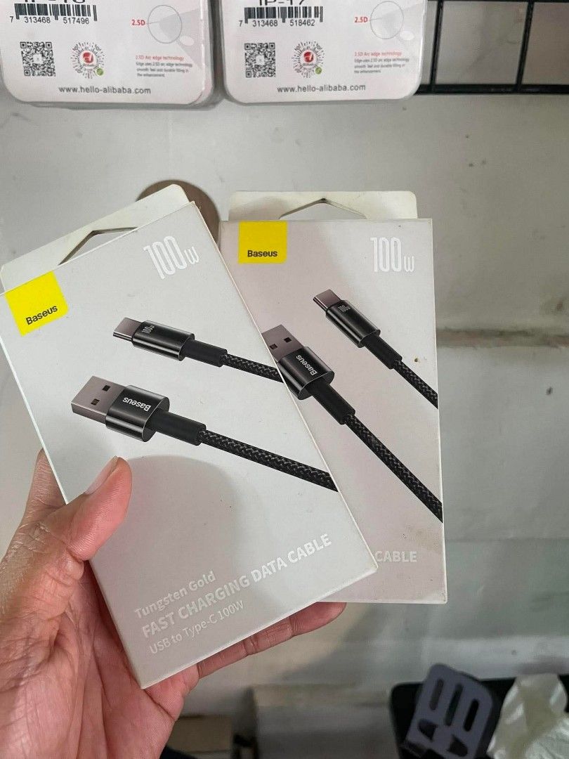 Cellphone charger, iPhone chargers (Category: Chargers & Cables) located in Quezon City. Submitted by vamosycompra (Listing ID 1459285712, Image 3). Description: brand new charger selling per items.