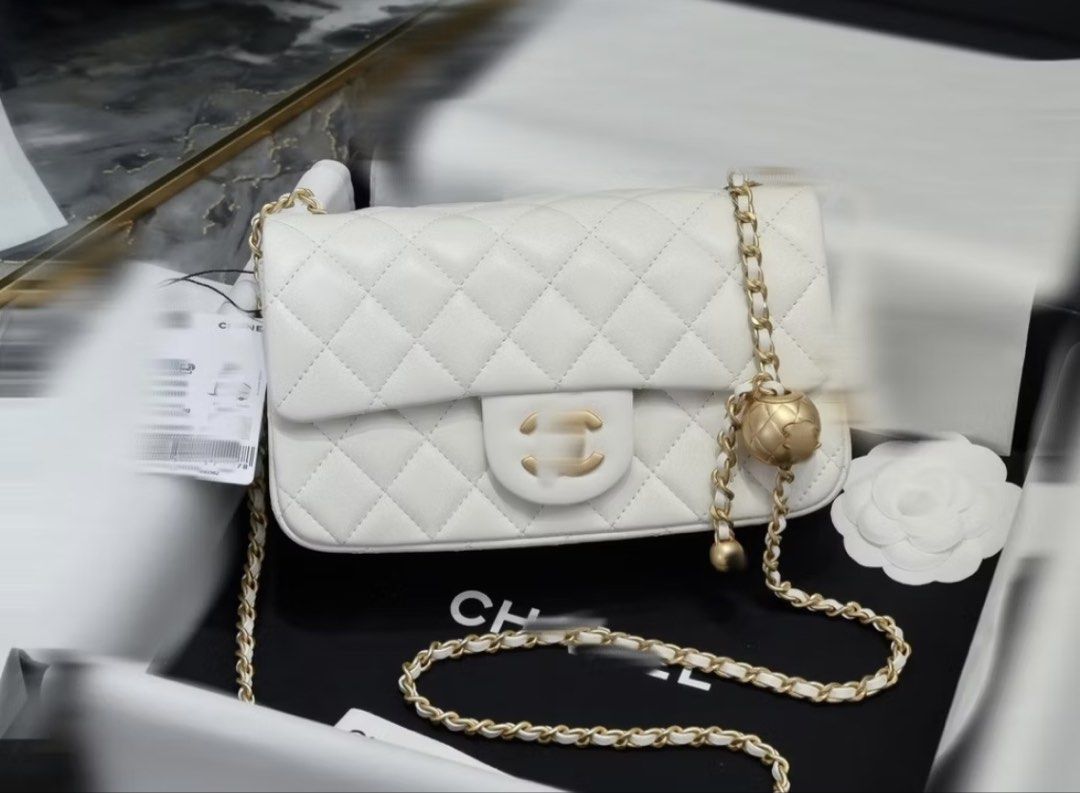 Chanel (Category: Luxury Bags & Wallets) located in Quezon City. Submitted by luxe_society (Listing ID 1459150882, Image 3). Description: .