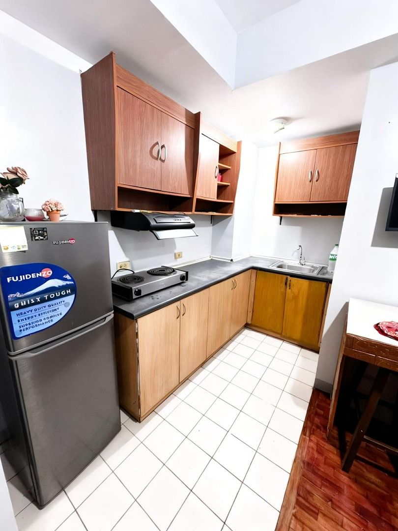 Chino Roces Ave, (Category: Apartments & Condos) located in Taguig. Submitted by lesrealtor_servantsoulrealty (Listing ID 1459154312, Image 1). Description: For Rent - Fully Furnished 🛏️2Bedroom Condo Unit + Maid Room 📍Chino Roces Ave. Cor Buendia. Makati City 💰27000/Monthly (Association Dues Included) 🛋️Fully Furnished Move-in ready and perfect for individuals. couple, or Families 📩Sent me a message for more Details or to schedule a viewing