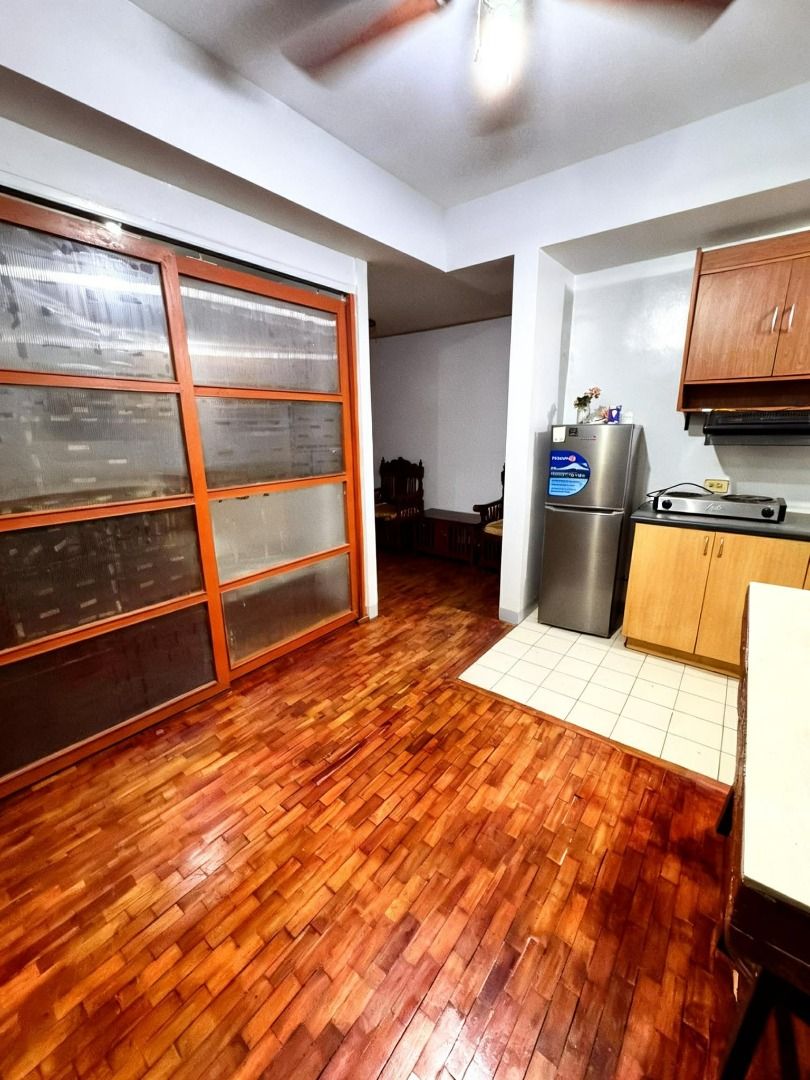 Chino Roces Ave, (Category: Apartments & Condos) located in Taguig. Submitted by lesrealtor_servantsoulrealty (Listing ID 1459154312, Image 3). Description: For Rent - Fully Furnished 🛏️2Bedroom Condo Unit + Maid Room 📍Chino Roces Ave. Cor Buendia. Makati City 💰27000/Monthly (Association Dues Included) 🛋️Fully Furnished Move-in ready and perfect for individuals. couple, or Families 📩Sent me a message for more Details or to schedule a viewing