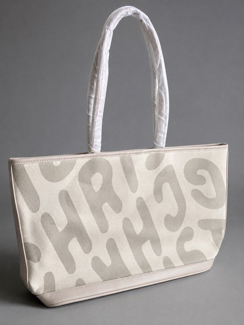 Christy Ng Tote Bag (Category: Shoulder Bags) located in Binan City. Submitted by pinkykeenshop (Listing ID 1459231055, Image 1). Description: .