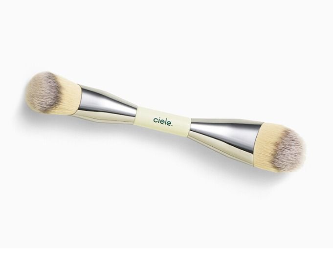 CIELE The Blush Brush (Category: Makeup) located in Manila. Submitted by memorylanestore (Listing ID 1459142181, Image 1). Description: This brush makes blush feel almost too easy. With two angled ends (one for creams, one for powders), it blends everything out into that soft, seamless “just naturally flushed” finish. The synthetic bristles are super plush, so your cheeks get the glow… not the scratch..