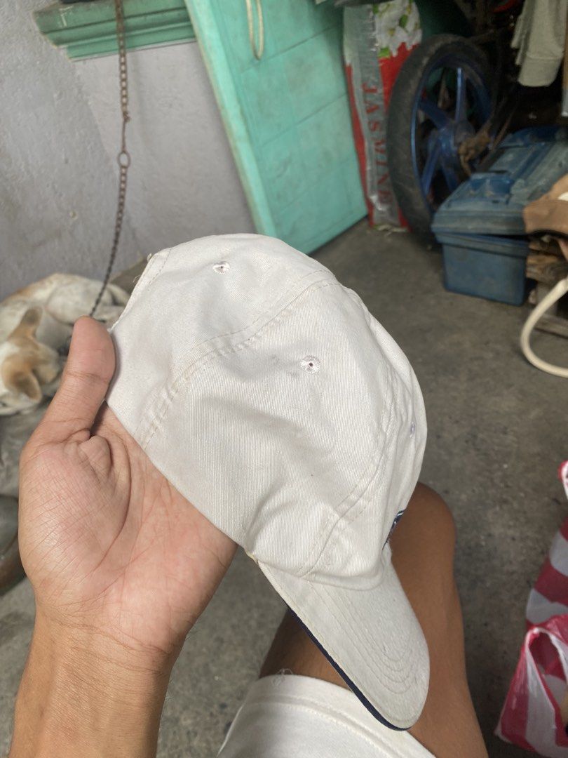 Cinnabon cap (Category: Caps & Hats) located in Las Pinas. Submitted by mark2k05 (Listing ID 1459155498, Image 2). Description: Strap issue medyu dna madikit.