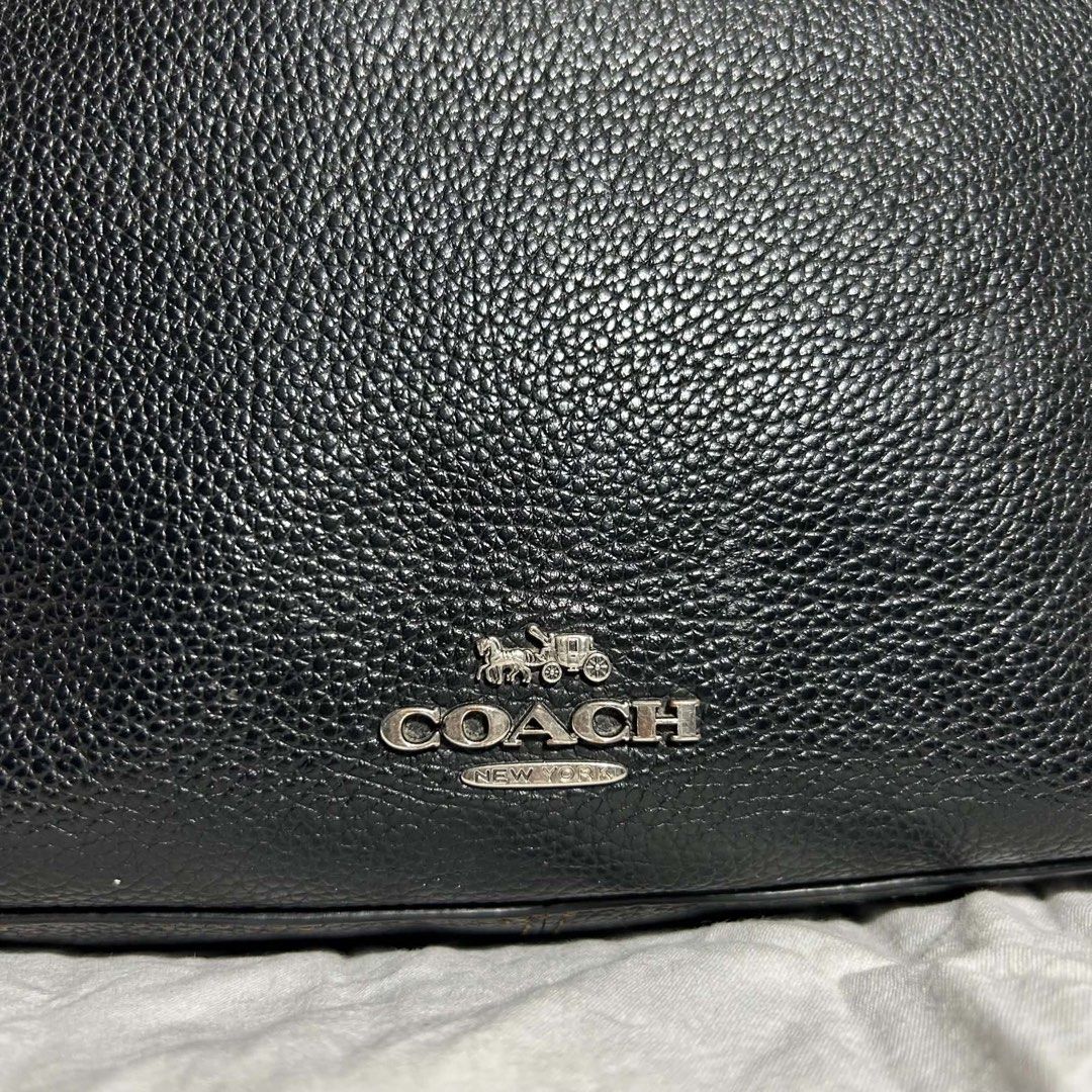 Coach 1941 x Keith Haring Crazy Dog (Category: Luxury Bags & Wallets) located in Quezon City. Submitted by 2h3nji (Listing ID 1459211285, Image 3). Description: Coach 1941 x Keith Haring Crazy Dog Camera Bag Excellent Minimal signs of usage 2,500💵 North Caloocan📍.