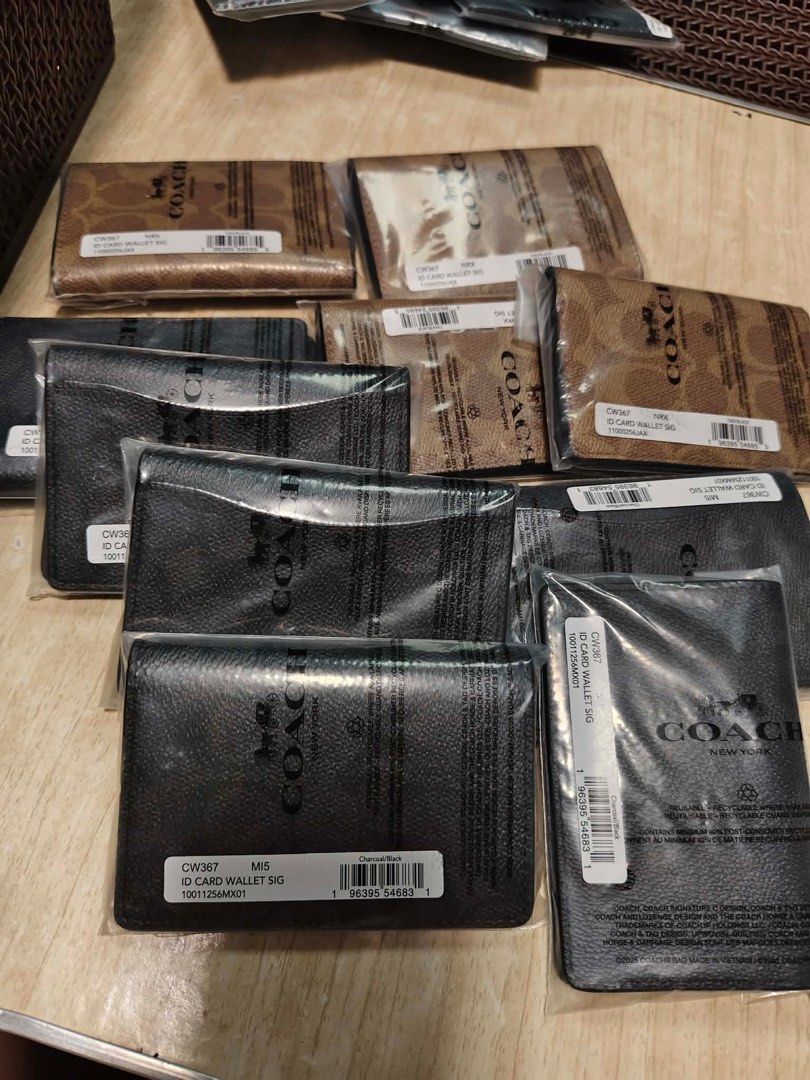 Coach ID Card Wallet Signature (Category: Luxury Bags & Wallets) located in Caloocan City. Submitted by sizzies_fashion_style (Listing ID 1459194308, Image 1). Description: - Authentic Coach ID Card Wallet (Model CW367) - Signature Canvas - Made in Vietnam - Comes with Original Packaging - Multiple Card Slots - Clear ID Window - Perfect for organizing your essentials.
