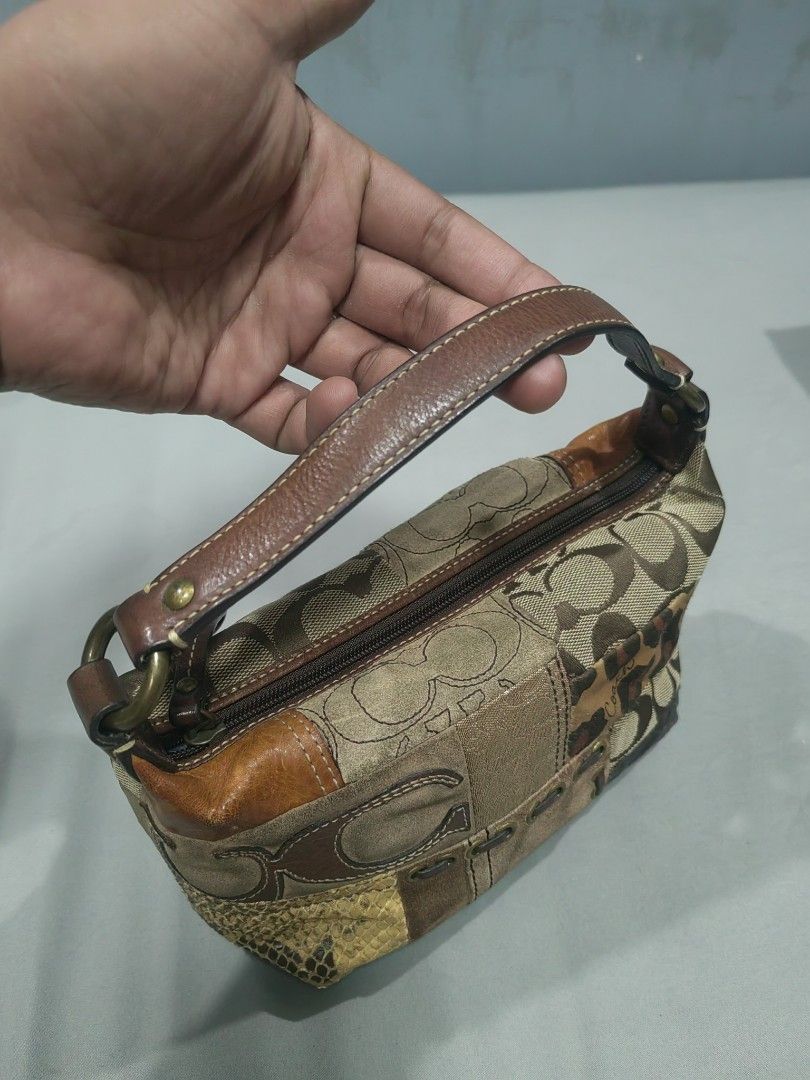 Coach patch work mini (Category: Purses & Pouches) located in Santa Rosa. Submitted by _ba_mo_si_ (Listing ID 1459213212, Image 3). Description: Bag only Plus sf Dm.