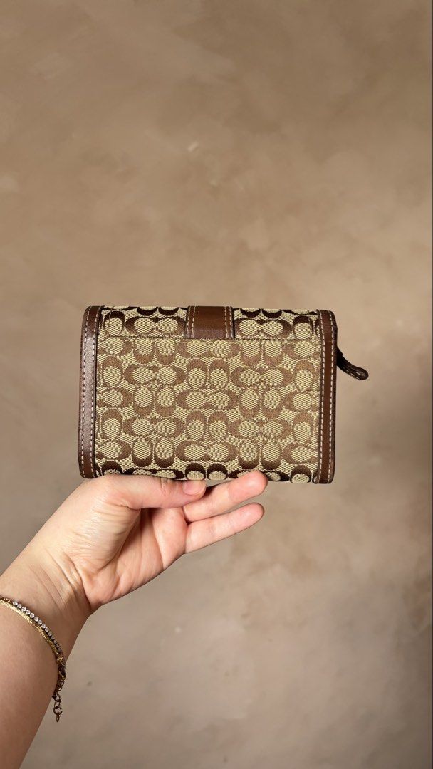 Coach Soho Wallet (Category: Luxury Bags & Wallets) located in Calamba. Submitted by chrysanthemums.mnl (Listing ID 1459287448, Image 2). Description: All details uploaded, if you can still see the post it is still available. Only send a message if you agree with the price. Free J&T shipping, pick up can be schedule after payment is received. .