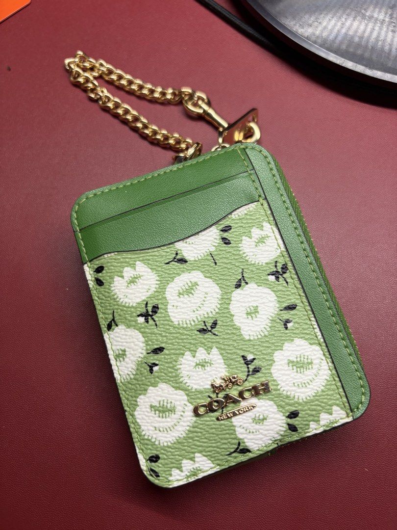 Coach Zip Card Case (Category: Wallets & Card holders) located in Makati City. Submitted by cecebeh (Listing ID 1459166216, Image 1). Description: Authentic. Bought in the US. No inclusions. Actual photos are posted. Rfs: decluttering.