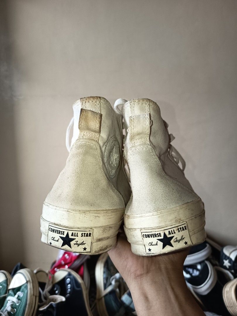 Converse Hi Cut White (Category: Sneakers) located in Pasay City. Submitted by ODDXX (Listing ID 1459168794, Image 3). Description: Converse Hi Cut White Size 9 Men/27.5cm Good Condition(Need Wash) 800 pesos +SF Only!.