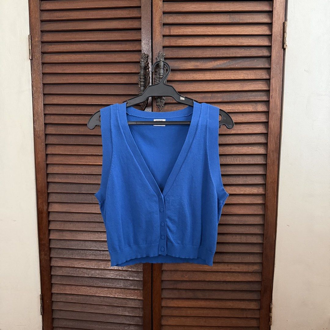 Cotton On Blue Button Up Knit Vest Top (Category: Sleeveless) located in Las Pinas. Submitted by frances.finds (Listing ID 1459168834, Image 1). Description: - LAST PRICE - only worn once - dm me for photos when worn.