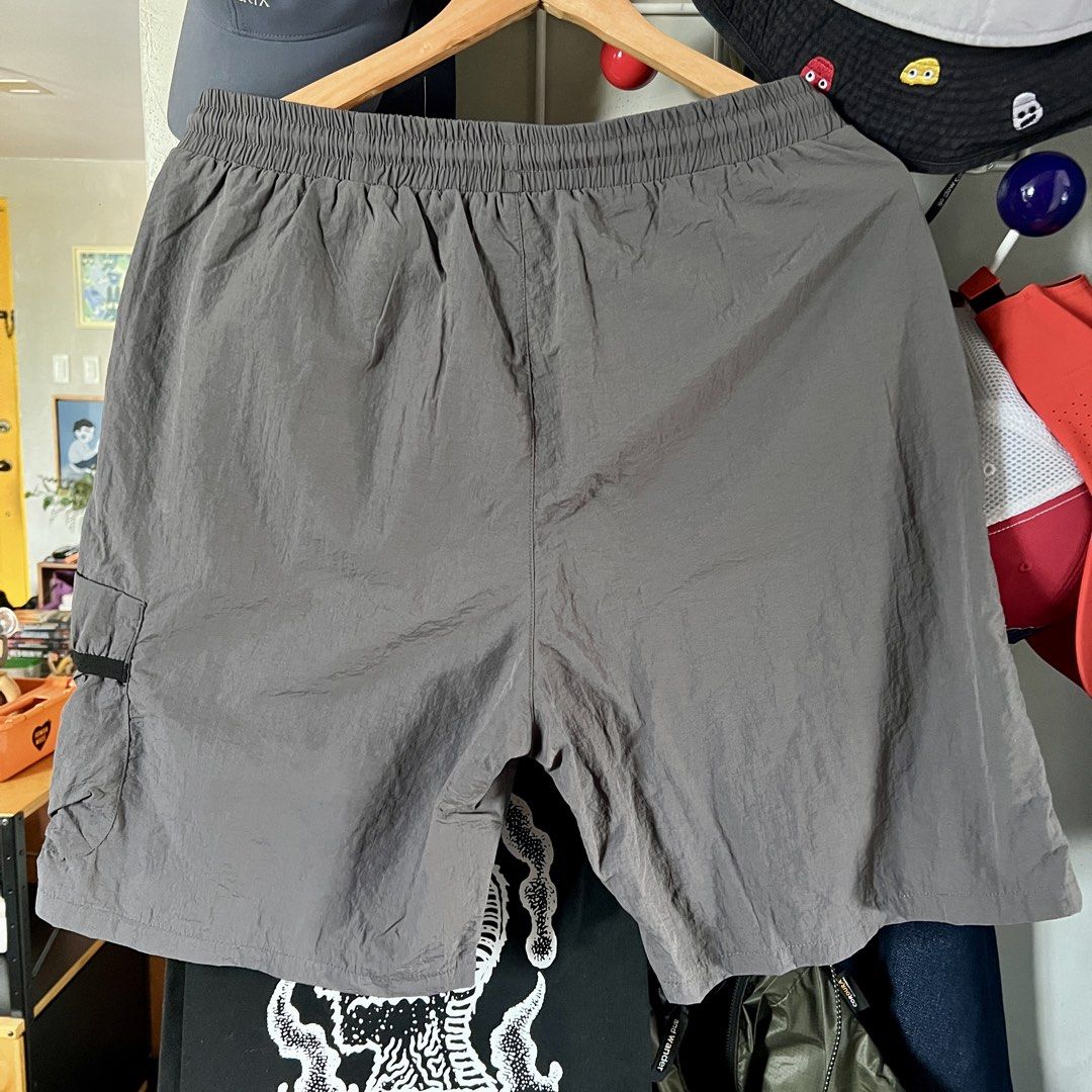 C.P. Company Grey Cargo Shorts (Category: Shorts) located in Makati City. Submitted by jmseduardo (Listing ID 1459157681, Image 2). Description: Fits 32 Length 20 Bought from carousell Never worn No guarantee on authenticity.