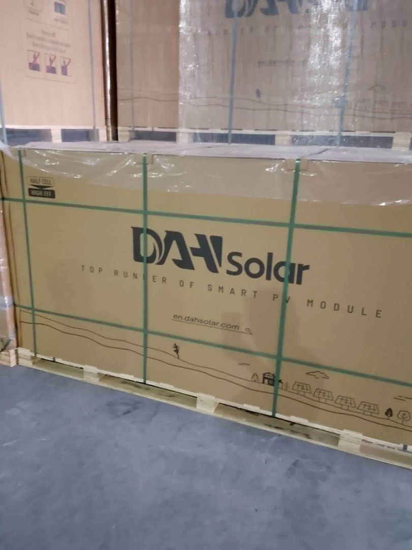 DAH Solar DHH-66Z 16/0.6-607W Solar Panel Module (Category: Construction Tools & Equipment) located in Quezon City. Submitted by 1994sara (Listing ID 1459122532, Image 3). Description: - DAH Solar Smart PV Module - Model: DHH-66Z 16/0.6-607W - Origin: Made in China - Ideal for solar energy projects - Multiple units available in stock. Contact us for bulk orders! Dah Solar 620w Available po! Mura lang no minimum number or orders. Pm po!.