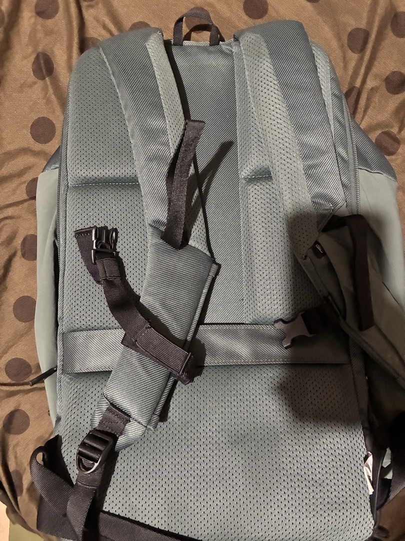 Decathlon Backpack Escape 500 32L (Category: Backpacks) located in Manila. Submitted by lazpaul (Listing ID 1459184761, Image 2). Description: - Textured green exterior - Multiple pockets for excellent organization - Main compartment with internal dividers - Inner mesh pocket in front pocket - Padded shoulder straps for comfort - Perfect for school, work, or travel - Used December to March.