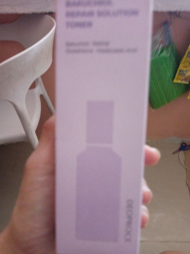 Deoproce Bakuchiol Repair Solution Toner (Category: Face Care) located in Manila. Submitted by queenv_22 (Listing ID 1459095152, Image 2). Description: - Deoproce Bakuchiol Repair Solution Toner - Key Ingredients: Bakuchiol, Retinal, Glutathione, Madecassic Acid - How to Use: Apply morning & evening after cleansing. - Application: Use a small amount on clean palms or cotton pad. Smooth onto face & neck. - Absorption: Pat gently to maximize absorp