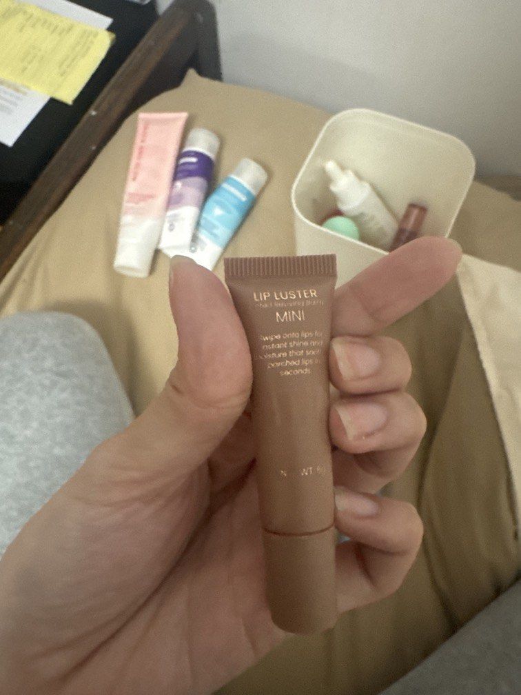 Detail Mini Lip Luster (Category: Makeup) located in Bulacan. Submitted by bbibbiiu (Listing ID 1459134025, Image 2). Description: mga 80% pa lamann.