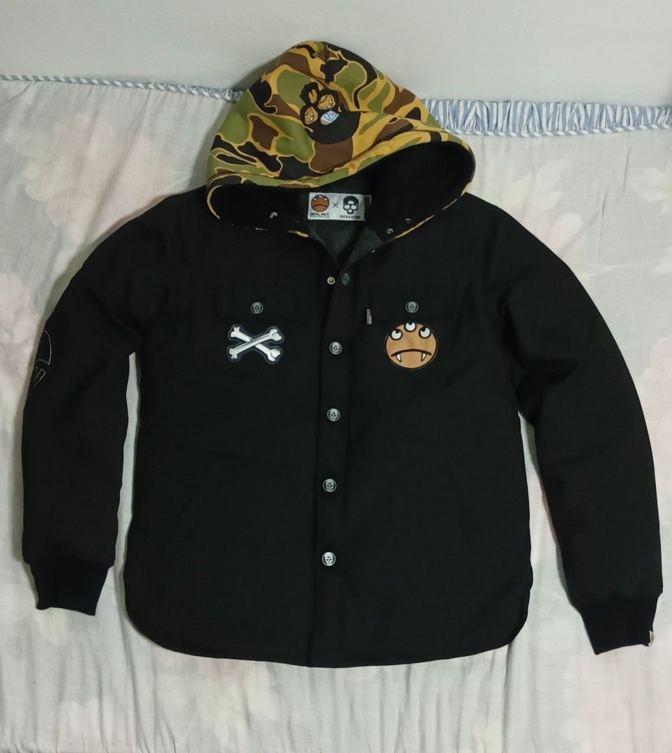 DEVIL NUT x BACK IN BLACK Hooded Work Jacket (Category: Announcements) located in Calamba. Submitted by gneapsektor (Listing ID 1459253909, Image 2). Description: DEVIL NUT x BACK IN BLACK Hooded Work Jacket Size: Medium 170/88B ~ Pang 5'5 - 5'7 Condition: 9.5/10. No issues Details: Skull buttons, Camo hood, Crossbones patch, Quilted Down lining. Legit vintage collab 2013 ₱3000 RFS: Maliit sakin details in the.