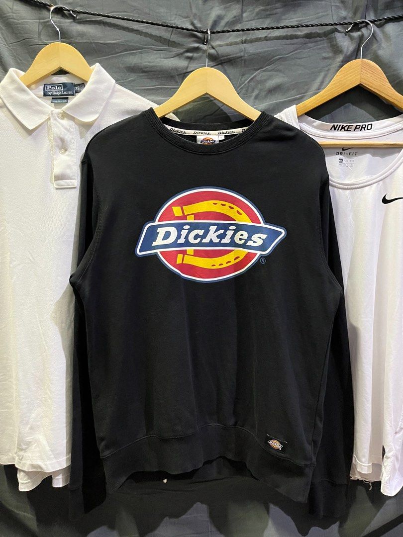 Dickies Black Sweater Longsleeve (Category: Coats, Jackets and Outerwear) located in Valenzuela. Submitted by thriftpings0 (Listing ID 1459183740, Image 1). Description: Size Large Complete tags No issue.