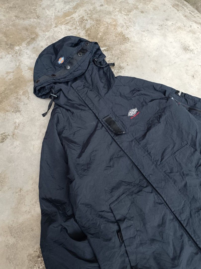 Dickies windbreaker (Category: Coats, Jackets and Outerwear) located in Ozamiz City. Submitted by drithrft (Listing ID 1459192954, Image 2). Description: Dimensions (inches) Width - 24 Length - 27.5 Condition - 9.5/10 Issue - see last pic.