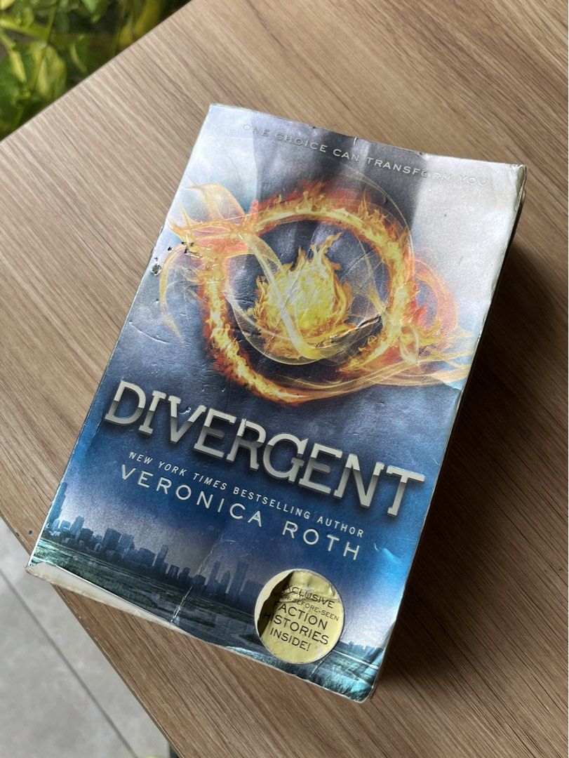 DIVERGENT BY VERONICA ROTH BOOK (Category: Storybooks) located in Manila. Submitted by penguin2005 (Listing ID 1459239303, Image 1). Description: Book - Divergent by veronica roth.