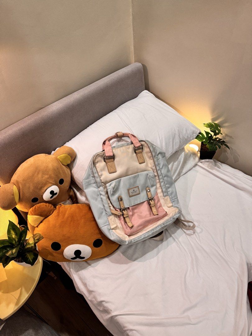 Doughnut Backpack (Category: Backpacks) located in Makati City. Submitted by lemon4444 (Listing ID 1459112019, Image 1). Description: signs of use.
