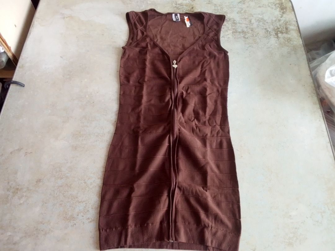 Dress US BNEWTAG (Mango) (Category: Dresses) located in Los Banos. Submitted by mania-62906 (Listing ID 1459206350, Image 1). Description: Authentic. US BNEWTAG Free Size.