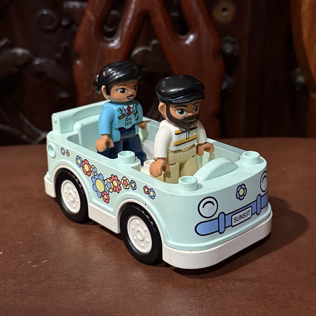 Duplo car with 2 figure toy (Category: Kids Toys) located in San Juan City. Submitted by lovegoeson (Listing ID 1459233921, Image 1). Description: .
