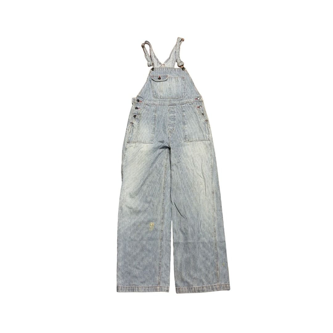 EC Jeans Japan Hickory Denim Overalls (Category: Sets & Coordinates) located in Roxas City. Submitted by dailydrops.5800 (Listing ID 1459220144, Image 1). Description: EC Jeans Japan Hickory Denim Overalls Measurements are in Inches Waist: 30-32 Length: 51.5 Inseam: 29 Thigh: 12 Knee: 11 Leg Opening: 9.5 Issue: Bubble Gum on knee Condition: 9/10 Price: 320 + Shipping fee Feel free to DM us if you have questions.😉.