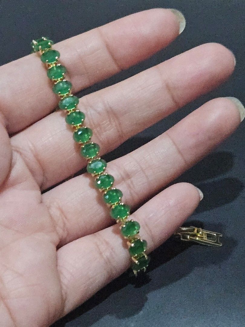 Emerald Stone Tennis Bracelet Clasp Lock (Category: Bracelets) located in Cainta. Submitted by Kahi0410 (Listing ID 1459122633, Image 3). Description: Natural Stone Pt950 marked Gold tone 8inches with extender Hypoallergenic Safe for acidic, sensitive skin.