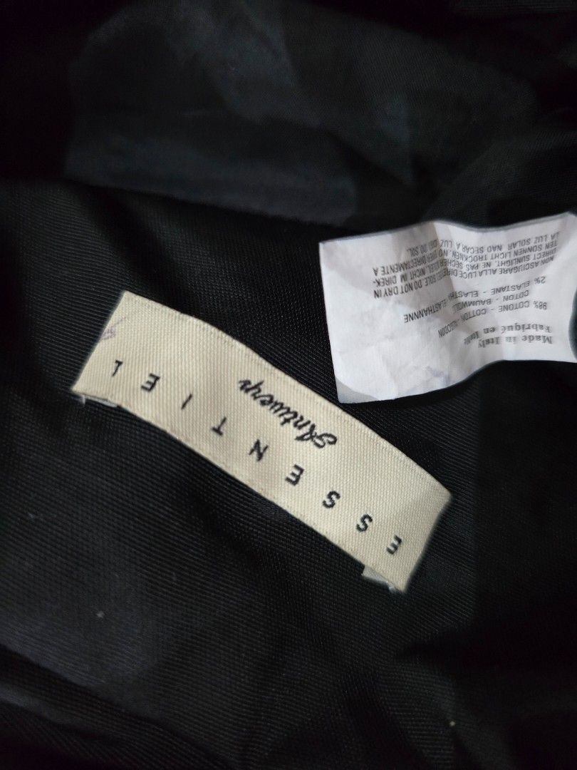 Essentiel Antwerp black button coat (Category: Coats, Jackets and Outerwear) located in Batangas. Submitted by thevanitychamber (Listing ID 1459214245, Image 3). Description: .