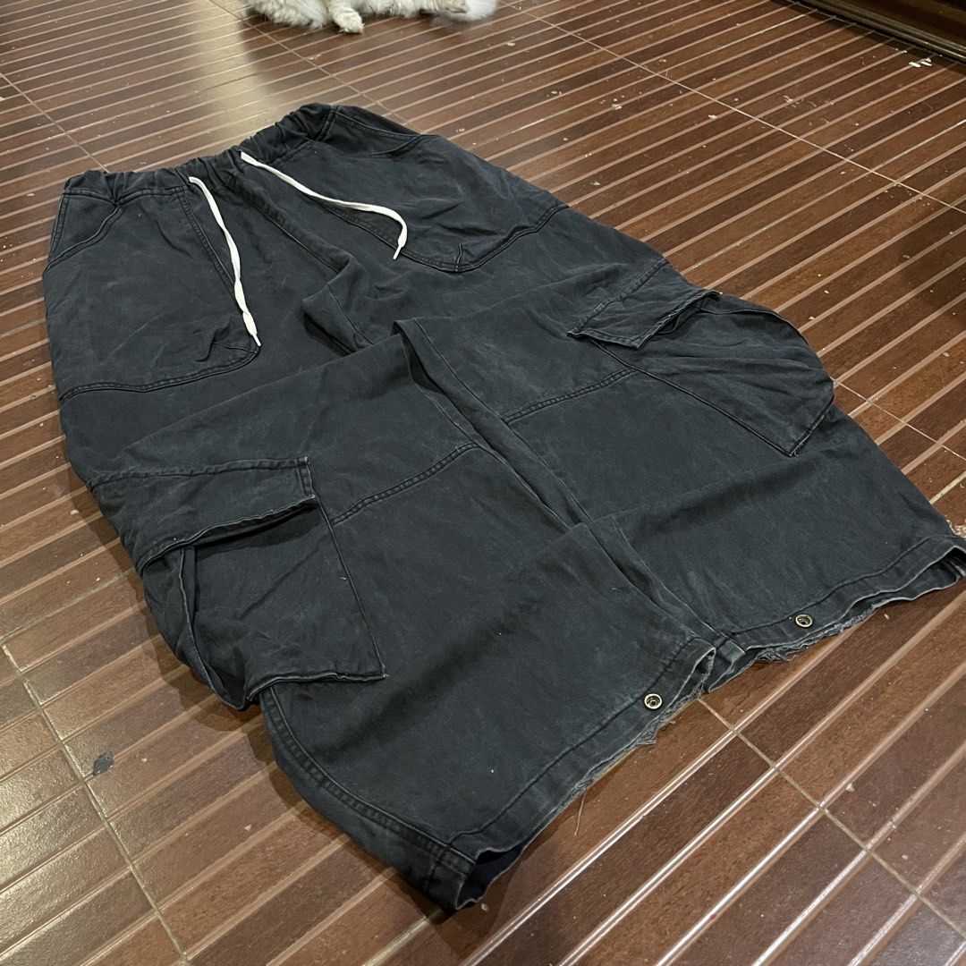 Faded Black balloon Drop Crotch Cargo Pants (Category: Jeans) located in Davao. Submitted by daveespino81318 (Listing ID 1459100392, Image 2). Description: Size 29, can fit up to 36 Length 41 Thigh 15.5 Hem 11 and can be 8 to avoid heel drag.