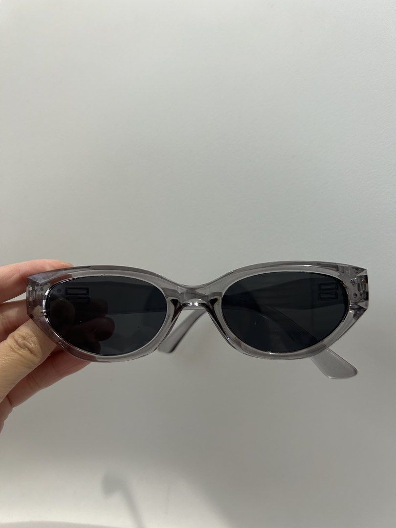Fashion eyewear glasses (Category: Sunglasses & Eyewear) located in San Pedro. Submitted by musthavegarments (Listing ID 1459156867, Image 3). Description: for MEN & WOMEN Trendy specs rfs: na-doble order.