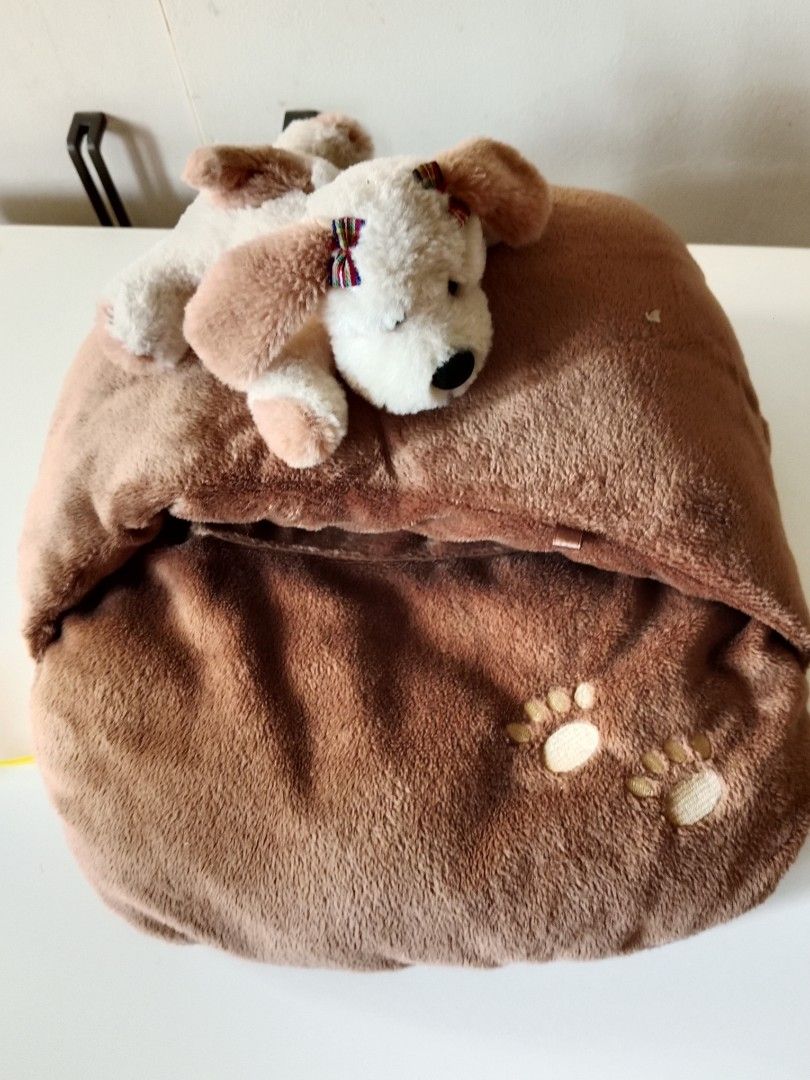 Feet Warmer (Category: Foot Care) located in Polangui. Submitted by cornerbags_shoes (Listing ID 1459113498, Image 1). Description: .