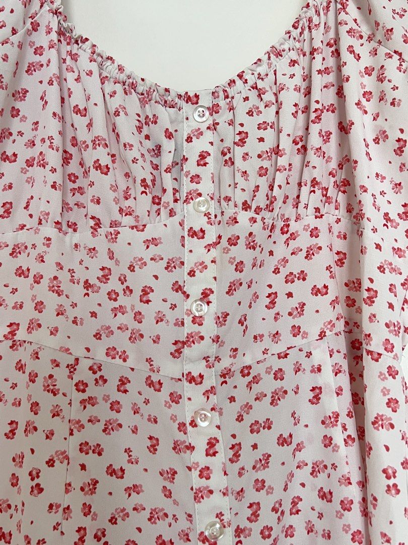 Plus size/ Midsize Summer Floral Dress (Category: Dresses) located in Manila. Submitted by budgetmusemnl (Listing ID 1459188297, Image 2). Description: THIS ARE ALL MY PERSONAL PRE LOVED CLOTHES 💝ORFS: DECLUTTERING, MOVING OUT OF THE COUNTRY OFFER NOW WITH DISCOUNT IF YOU GET ANOTHER ITEM Size preference: I am mid to plus size Measurement on flat laid" Stretchable Waist, garterized Can fit to L- XL Bust:48 Length:70 waist:41 Hips:46 Arms:20 Ship