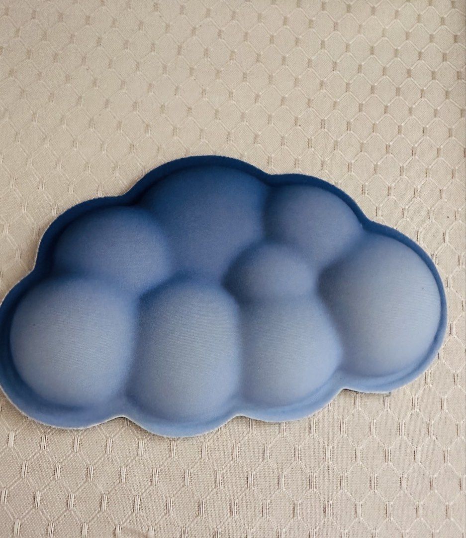 Fluffy cloud-shape Wrist Cushion Rest / Arm rest (Category: Computer Keyboard) located in Makati City. Submitted by wellovedthrift (Listing ID 1459158875, Image 1). Description: Wrist rest for mouse (foam like).
