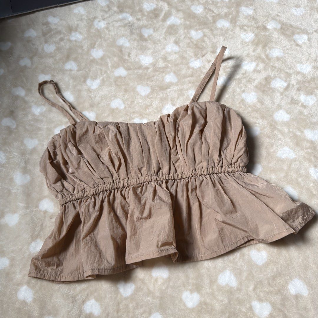 (20% off) Forever 21 (Category: Sleeveless) located in Manila. Submitted by shefindshope (Listing ID 1459187541, Image 2). Description: .