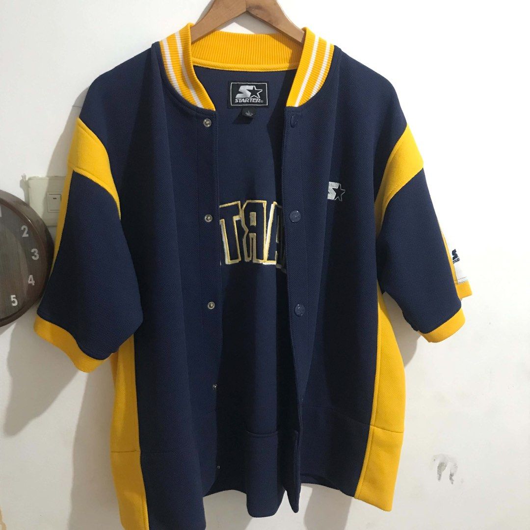 90’s STARTER Baseball Jersey Warmer/Jacket from 🇨🇦 (black label) (Category: Coats, Jackets and Outerwear) located in Norzagaray. Submitted by belleviecollections.6 (Listing ID 1459283810, Image 2). Description: Price is still negotiable 😊 1990’s Vintage Starter Black Label Snap Button Up Jersey/Warmer/Jacket MLB NBA Original from 🇨🇦 Maganda pang porma. Mas maganda lalo sa personal. Naingatan po ng husto. Nag-iisa lang po yan :) first come fi