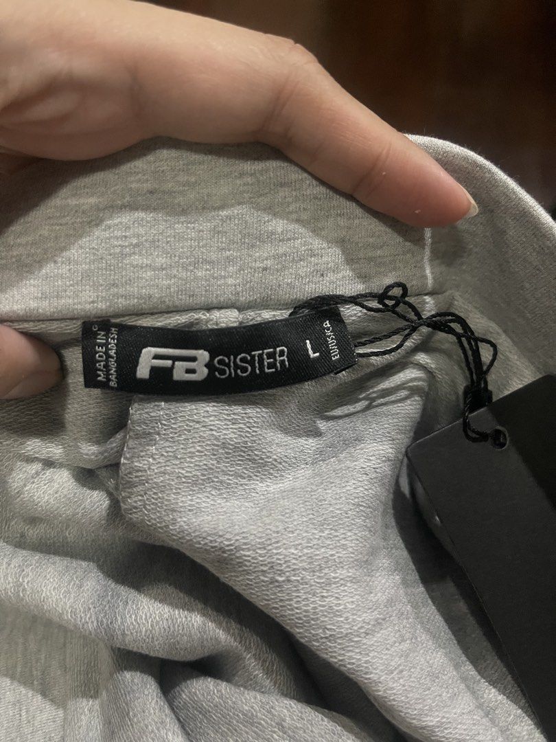 FSBN Gray Tennis Skort in Large (Category: Skirts) located in Muntinlupa City. Submitted by kibscollection03 (Listing ID 1459209049, Image 3). Description: Semi stretchable waist band 13-14 in length Large on tag- 30 to 31 with inner short tags intact 📍Alabang, Muntinlupa 📦Courier: JRS / LBC (shouldered by the buyer) 🛍️ Meet up: Total Soldiers Hills / Festival Mall/ Alabang Town Center / Molito Alabang 🛵 Same day delivery: Lalamove or Grab (s