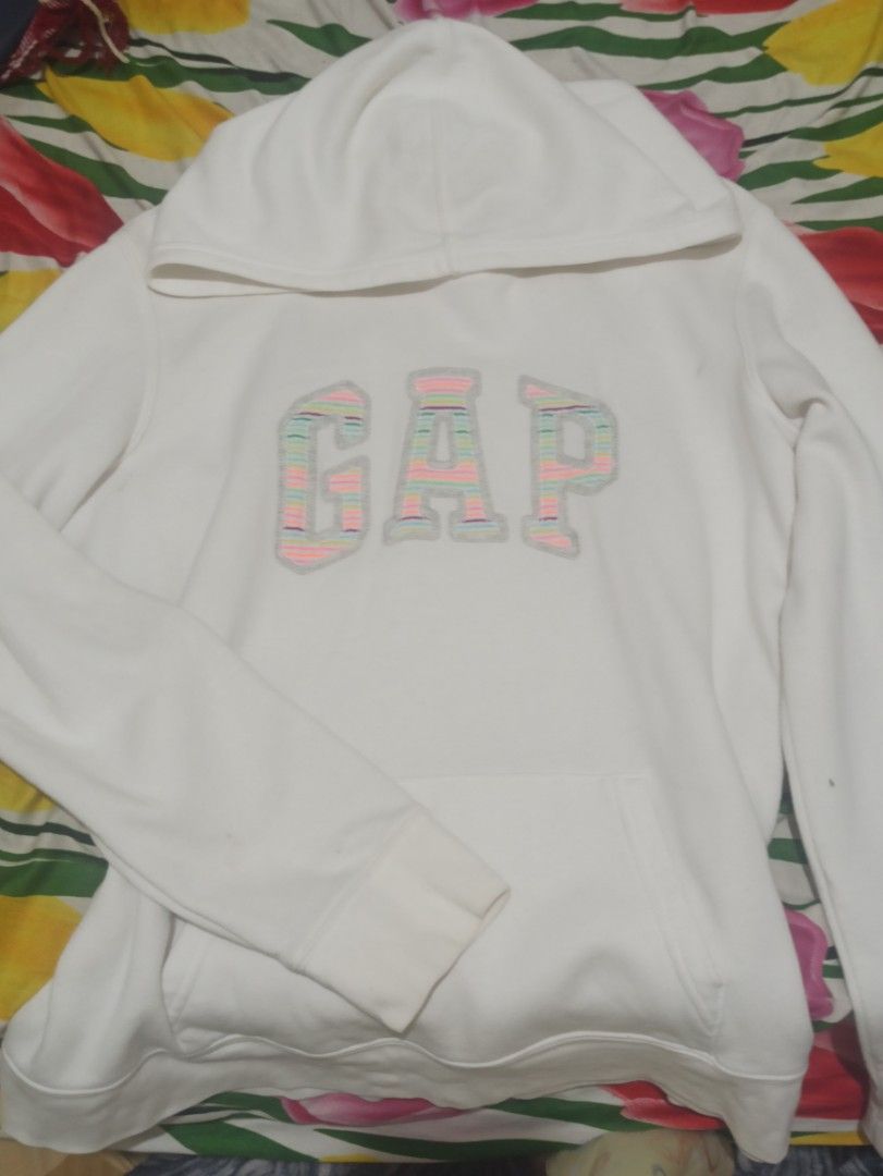 GAP Hoodie Jacket (Category: Coats, Jackets and Outerwear) located in Dagupan City. Submitted by jemiclav (Listing ID 1459130120, Image 1). Description: GAP Original —negotiable sa sure buyer —dm for more details rfs: declutter hindi po ito galing ukay.