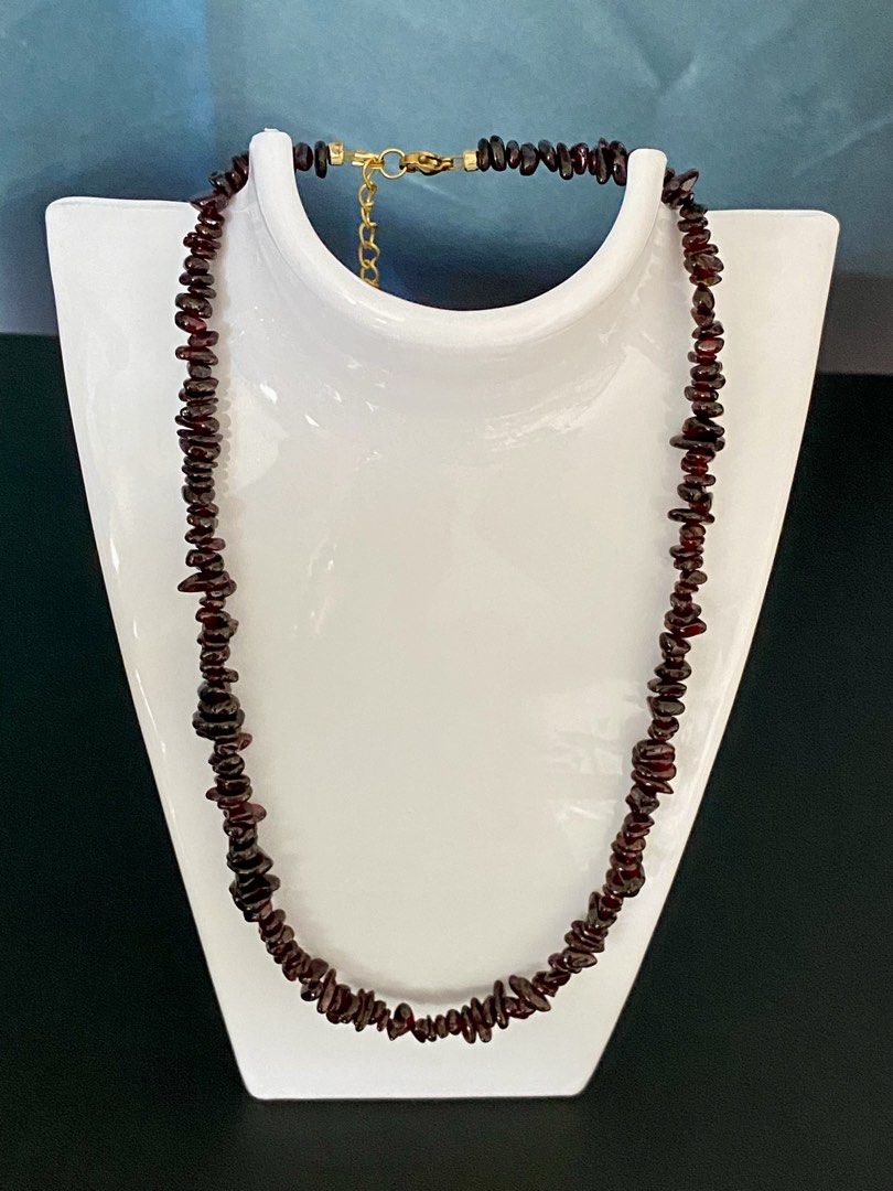 Garnet Necklace (Category: Necklaces) located in Pasig City. Submitted by talaversify (Listing ID 1459169282, Image 2). Description: Semi-precious stone: Garnet Stone size: Free-form chips Necklace length: 18” to 20” 💠 Natural stone 💠.