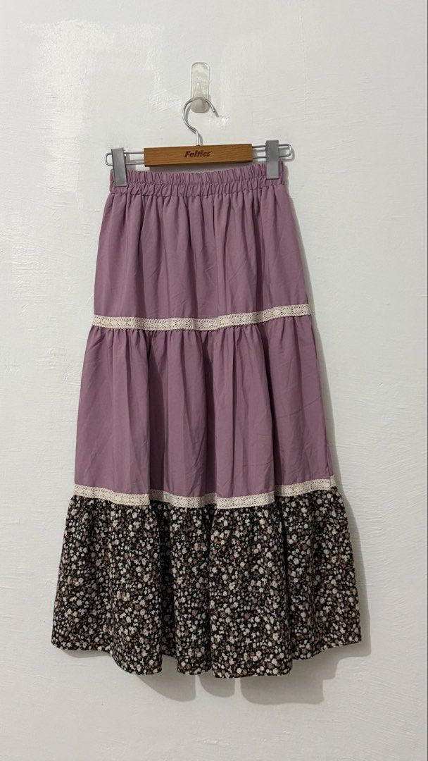 Garterized layered combi skirt (Category: Skirts) located in Cordova. Submitted by thedecluterrer (Listing ID 1459094892, Image 1). Description: Waist 22-30 Length 33”.