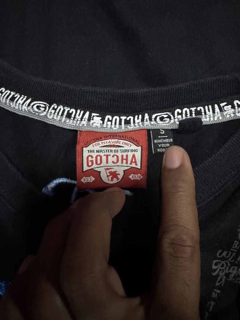Gotcha (Category: Tshirts & Polo Shirts) located in Tumpat. Submitted by deqla2727 (Listing ID 1459216155, Image 3). Description: Gotcha saiz S pit17 lbuh25 bhu16 sleve24 cndn9/10 call,wsap0129636410 C34.