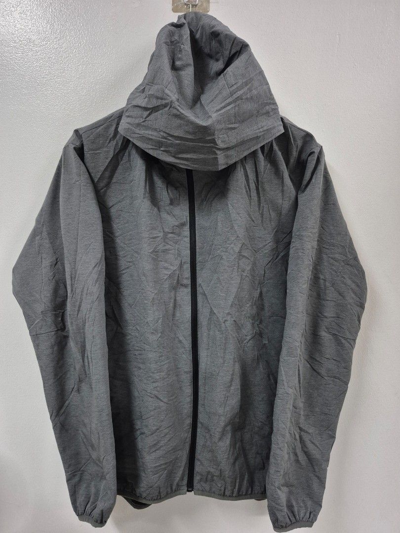 GU by Uniqlo Windproof Shell Parka for Men (Category: Coats, Jackets and Outerwear) located in Angeles City. Submitted by gtwear (Listing ID 1459145617, Image 1). Description: GU by Uniqlo Windproof Shell Parka for Men Excellent Condition Size: Large W: 22" L: 25.5" mop: gcash loc: pampanga courier: J&T 600+sf DM📩.