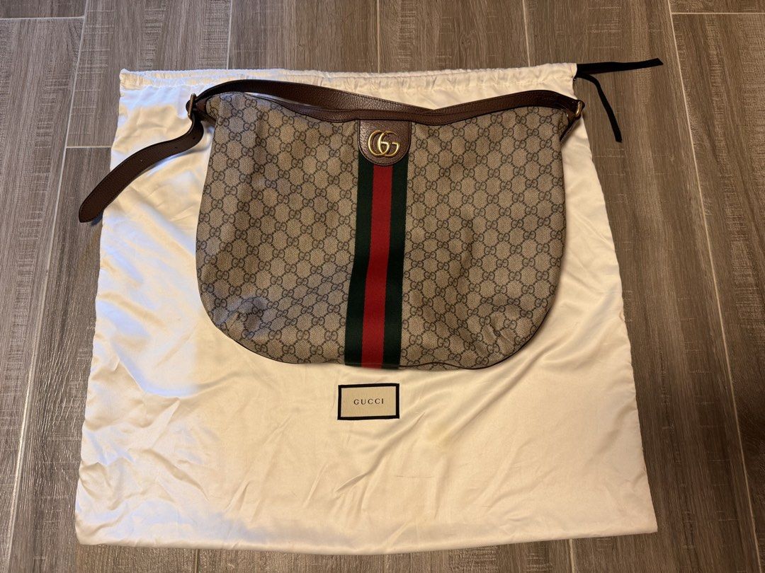 Gucci Monogram Canvas Hobo Bag （分類：手袋及銀包）位於 Hong Kong。 由 hwnncmqtnj16467 提交（商品編號 1459150123，圖片 1）。簡介： Gucci hobo bag ～ 麈袋 ～可面交 ～可順豐 ～𨍭數快/PAYME ～只限青衣地鐵站面交，或順豐到付 ～有意DM,非誠勿擾,謝謝🙏🏻。